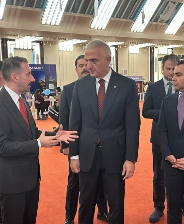 Bakan Ersoy, 'Külliye'de Ramazan' Etkinliğini Ziyaret Etti