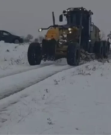 Elazığ'da Kar Yağışı 115 Köy Yolunu Kapadı