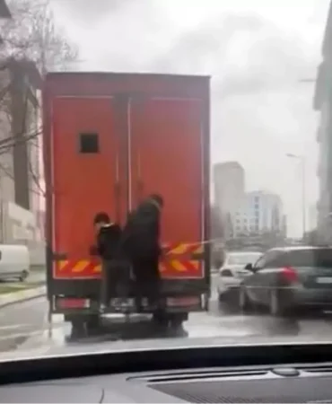 Esenyurt'ta Çocukların Tehlikeli Yolculuğu