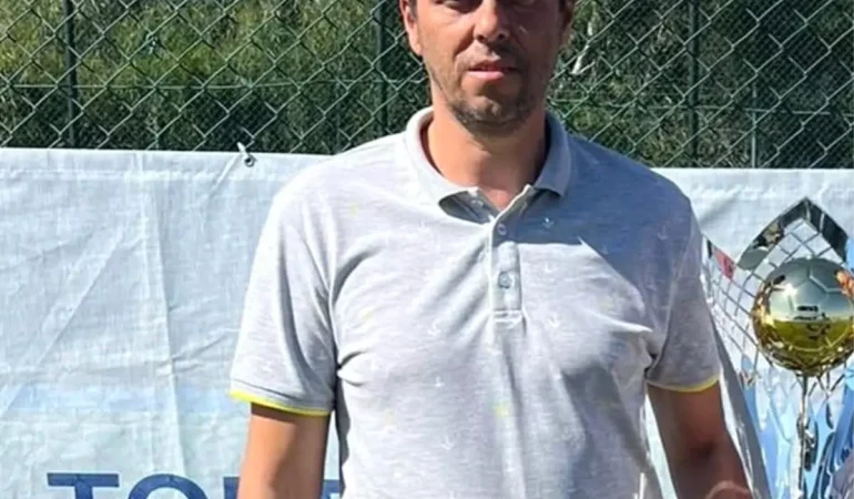 Eski Futbolcu Hakan Erken Kalp Krizi Geçirerek Hayatını Kaybetti