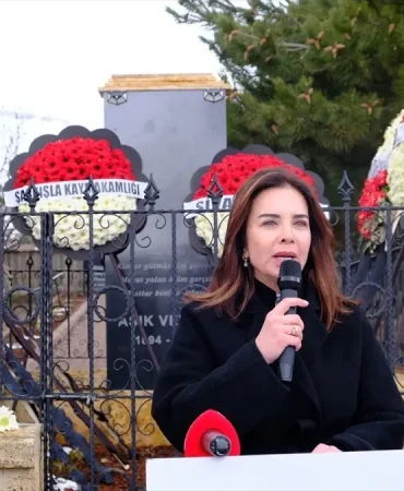 Aşık Veysel 53. yılında anıldı