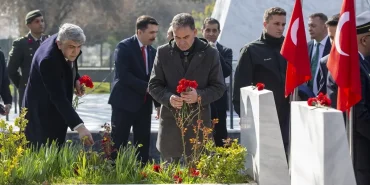 Sakarya ve çevre illerde Çanakkale Deniz Zaferi'nin 111. yılı dolayısıyla törenler düzenlendi