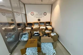 Samsun'da Uyuşturucu Operasyonu: 421 Bin Hap Ele Geçirildi