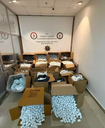 Samsun'da Uyuşturucu Operasyonu: 421 Bin Hap Ele Geçirildi