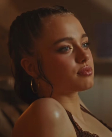 Angelina Jolie ve Brad Pitt’in kızı Shiloh’un güzelliği viral oldu