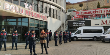 Bolu'da Belediye Başkanı ve Yardımcısı Tutuklandı