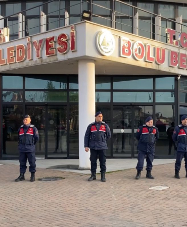 Bolu Belediyesi'ne şafak baskını! Arama yapılıyor