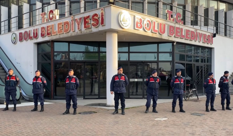 Bolu Belediyesi'ne şafak baskını! Arama yapılıyor