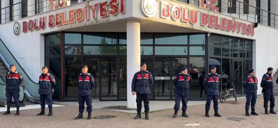 Bolu Belediyesi'ne şafak baskını! Arama yapılıyor