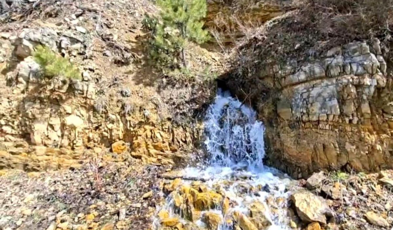 Depremden 3 Yıl Sonra Su Kaynağı Yeniden Akladı