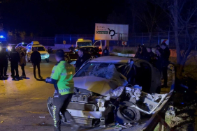 Beykoz'da minibüs-otomobil çarpıştı: 1’i ağır 11 yaralı