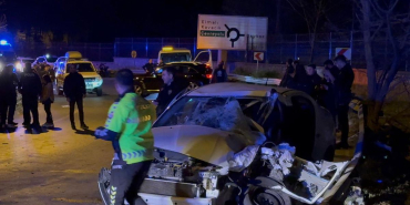 Beykoz'da minibüs-otomobil çarpıştı: 1’i ağır 11 yaralı