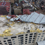 Şemdinli'de Fırtına Çatı Uçurdu