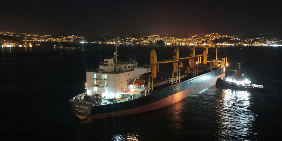 İstanbul Boğazı'nda gemi arızası; trafik çift yönlü askıya alındı