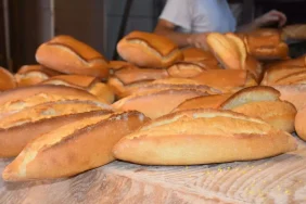 İzmir'de Ulaşım ve Ekmek Fiyatlarına Zam