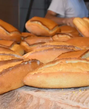 İzmir'de Ulaşım ve Ekmek Fiyatlarına Zam