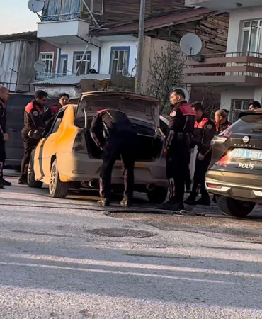 Malatya'da Bıçaklı Kavga: Baba ve Oğlu Yaralı