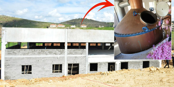 Ünlü sanatçı, arabalarını ve evlerini satıp 78 haneli köyüne yatırdı