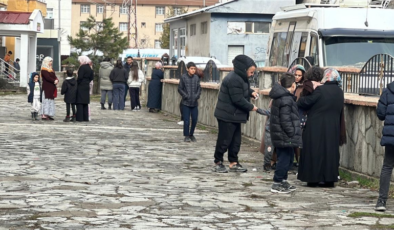 Van'da 5,2 Büyüklüğünde Deprem