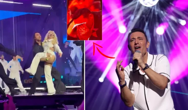 SAYGI1: MUSTAFA SANDAL GECESİ! GÖZYAŞLARINI TUTAMADI