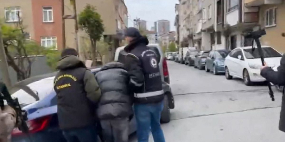 İstanbul'da sahte belgelerle ikamet izni aldıran şüphelilere operasyon: 31 gözaltı