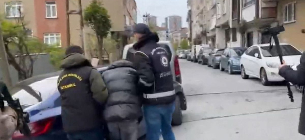 İstanbul'da sahte belgelerle ikamet izni aldıran şüphelilere operasyon: 31 gözaltı