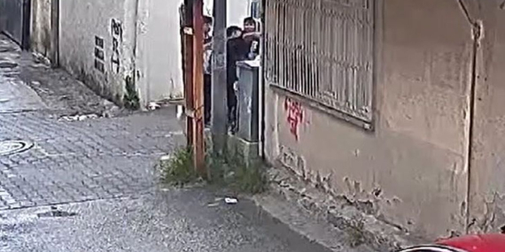 52 yaşındaki adam, yolda yürürken tartıştığı çocuklar tarafından darbedildi